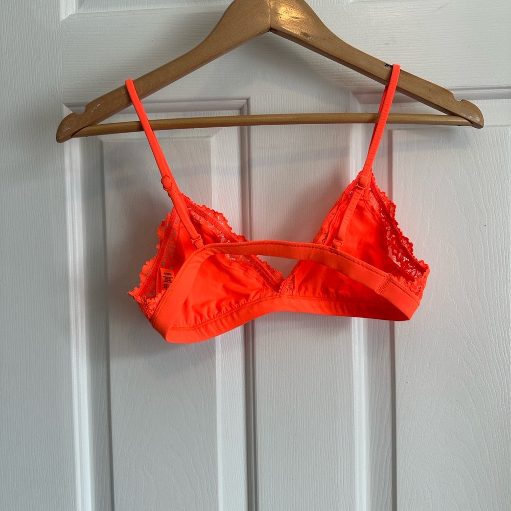 SKIMS Bold Orange Lace Bralette - Picture 3 of 5
